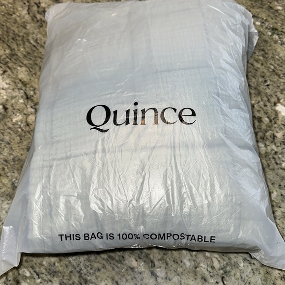 NWOT QUINCE Organic Airy Gauze Box Quilt Sham Set of 2 Standard Olive 5⭐⭐⭐⭐⭐ - Picture 8 of 8